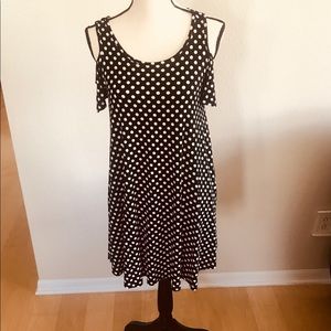 Black / white polka dot cold shoulder dress